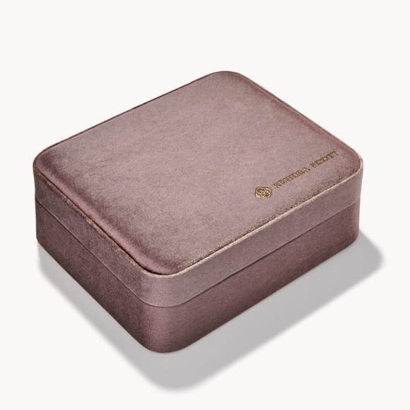 New Tags Kendra Scott Mattie Soft Velvet Jewelry Box Case: Purple Lavender - Picture 1 of 6